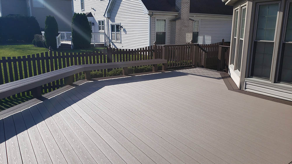 How a Deck from Spartanburg’s Premier Deck Builder Can Reconnect Family and Friends 